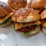 Gegrilde Halloumi met korriander/limoen dressing